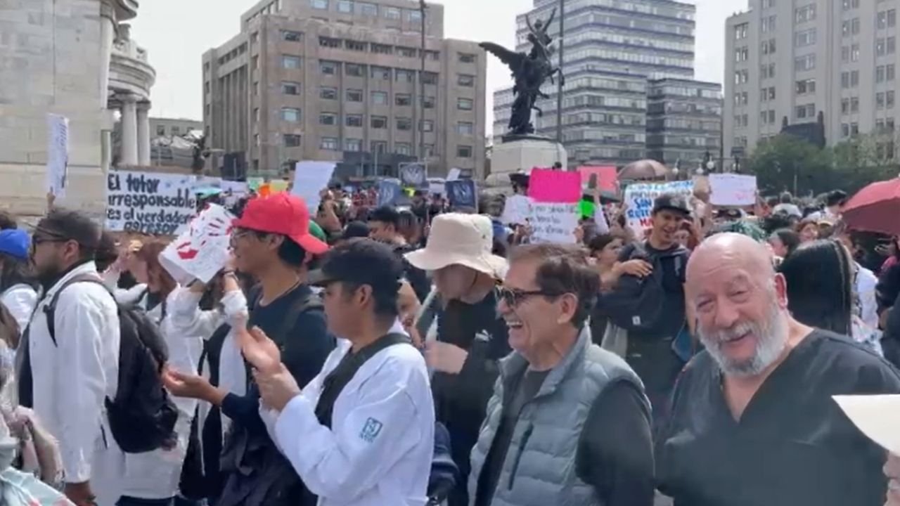 Marchan Al Senado por el Médico Veterinario Héctor Hernández Asesinado por Un Cliente | VIDEO