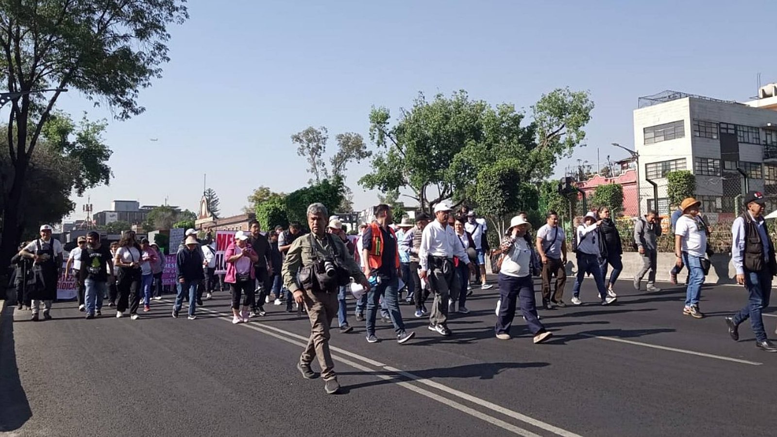 CÓMO VA MEGA MARCA Comerciantes Hoy 4 de Marzo 2025; Avanza Manifestacia Bloqueos CDMX