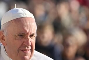 Juan Carlos López Afirma que el Sucesor del Papa Francisco Debe Ser Alguien que Responde a la Problemática del Mundo real