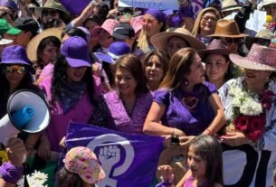 Clara Brugada Acude A Marcha 8m en Cdmx: ‘Estoy Aquí Luchando’