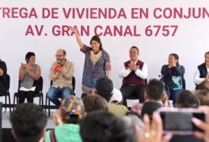 Clara Brugada Entrega Departamentos A 12 Familias de la Gustavo A. MADERO