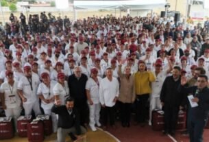 Secretaría de Suscripción de Bienestar y El Issste Convenio para Salud Casa Por Casa; Presidente de México Firma como testigo