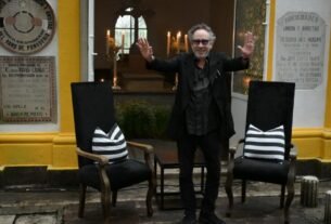 Tim Burton, Ofreció Una Clase Magistral en El Panneón Civil Dolores