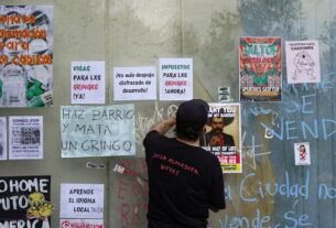 (Videos) ‘Fuera Gringos’: Así Fue La Marcha vs. La Gentrificación en Cdmx; Lanzaron Petardos A Starbucks