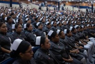 Encabeza Clara Brugada Graduacia de 183 Enfermeras y 33 Enfermeros: “Hijo Símbolo Universal Del Cuidado, Entregua y Vocació”