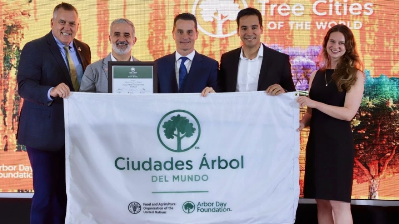 Monterrey recibe Distintivo Mundial como “Ciudad árbol”