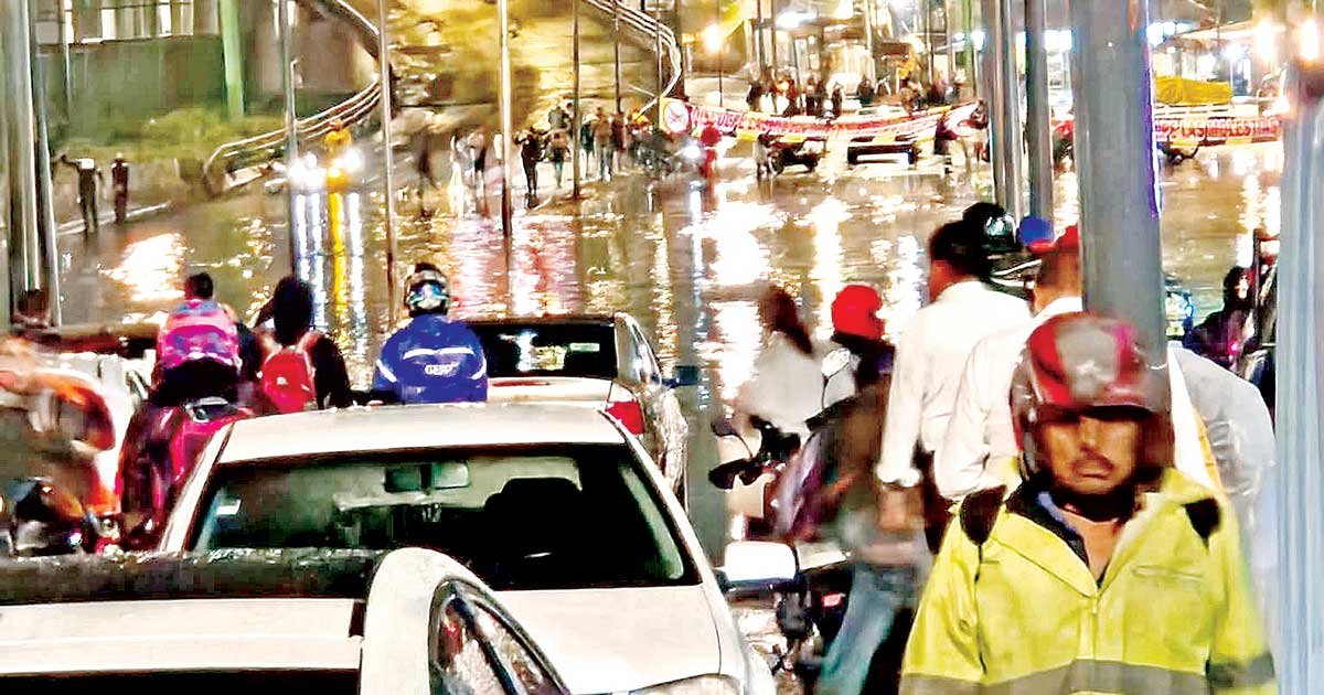 Caos en transporte y vialides en el Oriente de la Cdmx por lluvias