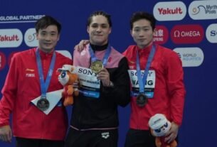 Mexicano Osmar Olvera Sala A ATLETAS CHINOS Y GANA EL ORO EN EL TRAMPOLÍN DE 3 Metro en Singapur