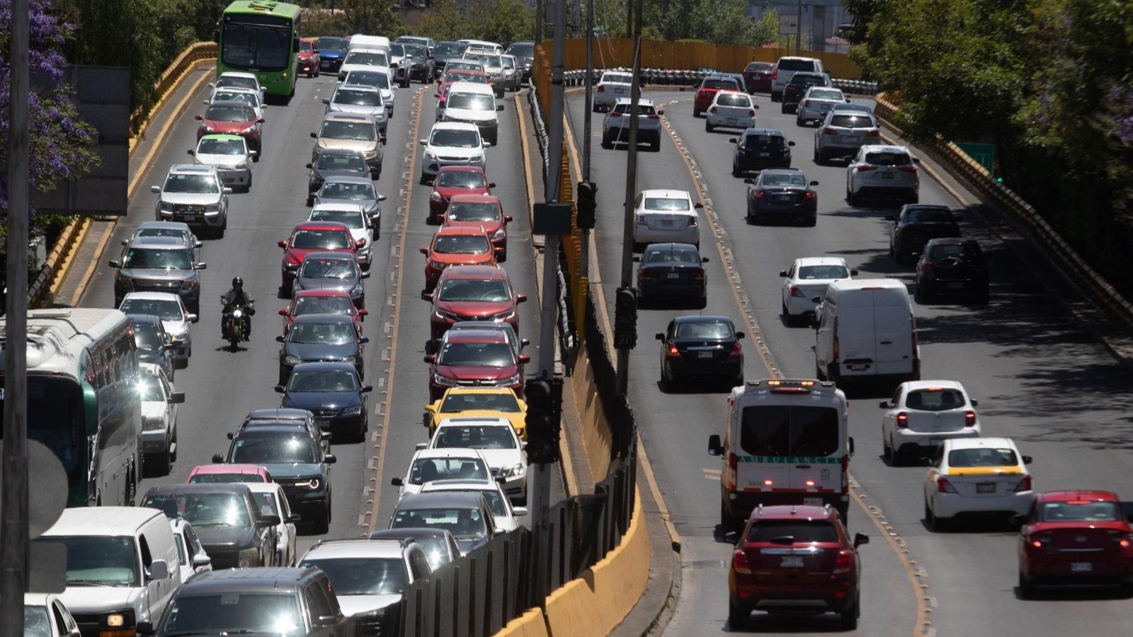 Hoy no circula sabatino 23 de agosto de 2025: ¿Qué autos no circulan en cdmx y edomex?