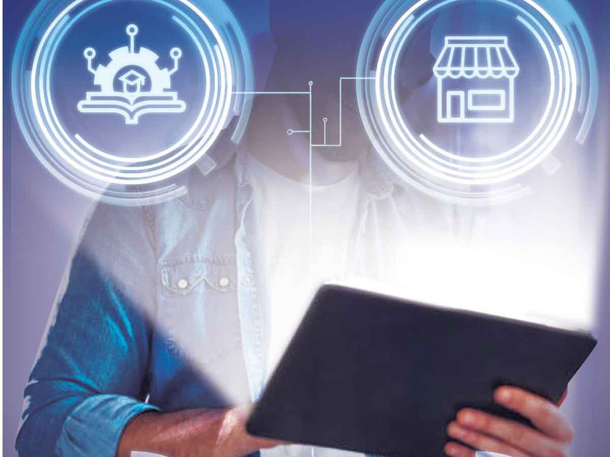 Mochilas Llenas, Bolsillos Vacíos; Tecnología redefine el presupesto familiar