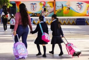 Alumnas mexicanas podrán escoger entre falda o pantalón en escuelas de este estado