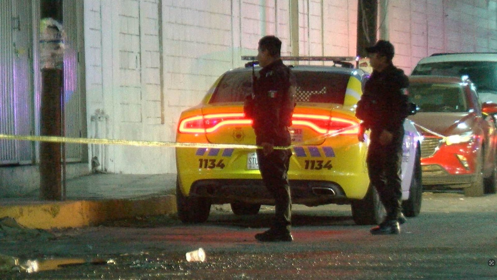 Asesinan un hombre en estacionamiento de un supermercado en monterrey