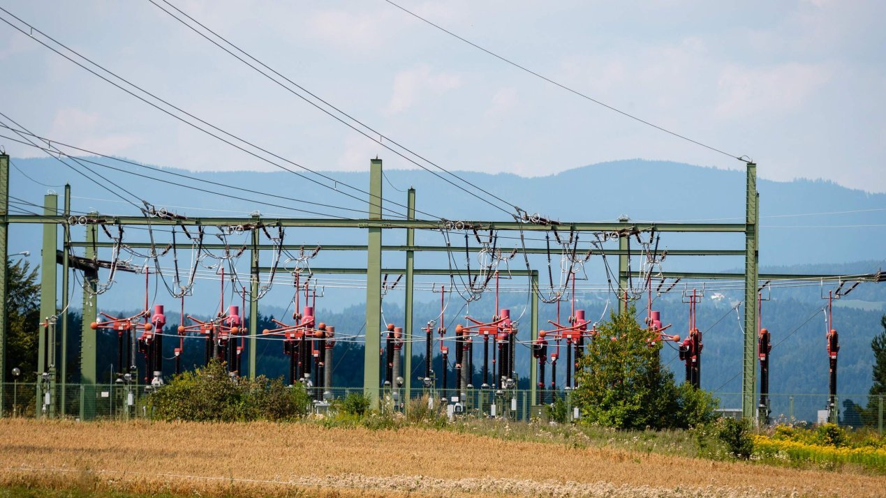 CFE recauda MX $ 15 mil millones en emisión de bonos sostenibles registrados