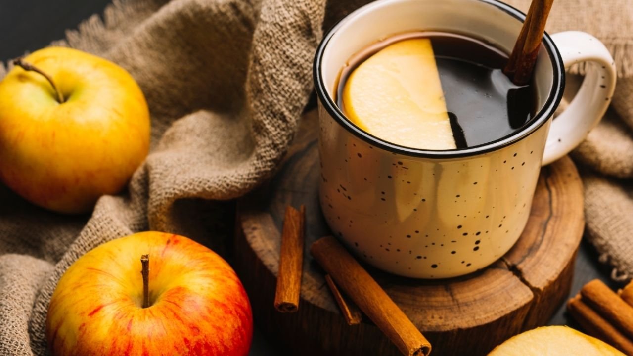 Receta para ponche de manzana casera, bebida antioxidante para los días fríos