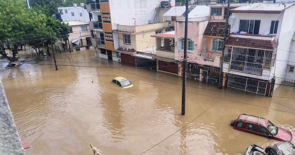 Esta vez no fue Acapulco: Así están las inundaciones en estados por intensas tormentas; furgoneta 38 muertos