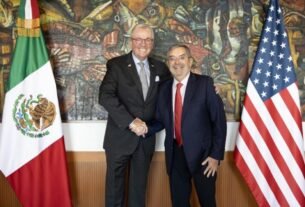 Juán Ramón de la Fuente y el gobernador de Nueva Jersey acuerdan estrechar la cooperación bilateral