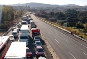 Caos en la Autopista México-Puebla por Manifestación: Ejidatarios Bloquean Ambos Sentidos