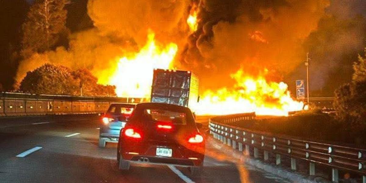 Explota pipa en la Autopista México-Puebla