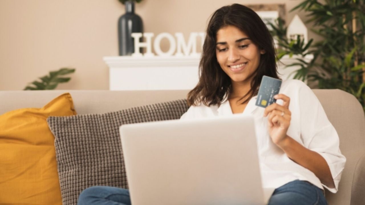 La Policía Cibernética emite recomendaciones para no caer en fraudes digitales en el Black Friday 2025