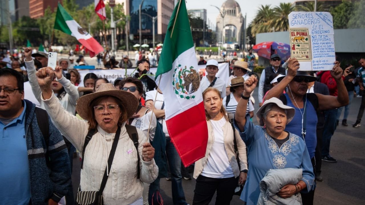 Gobierno capitalino registra 300 participantes en la tercera Marcha de la Generación Z