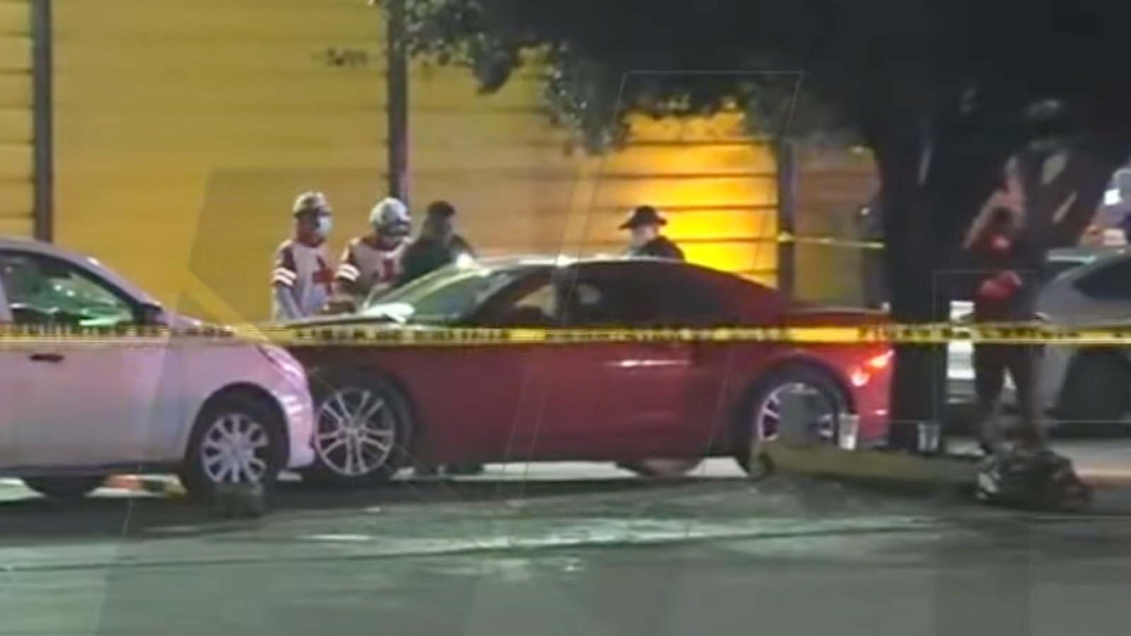 Ejecutan a Dos Personas al Interior de Auto Deportivo en Avenida Garza Sada en Monterrey