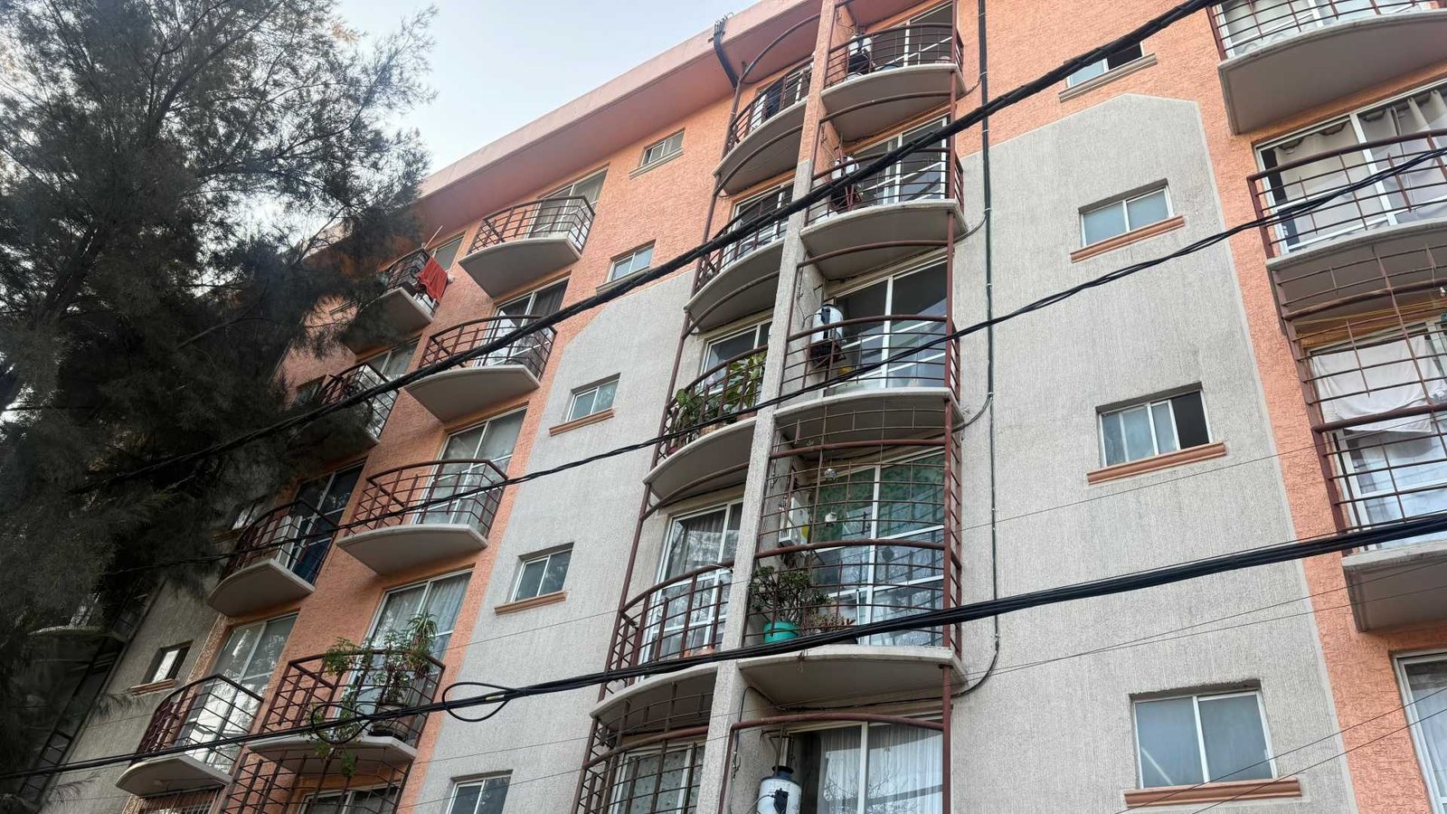 Discusión Familiar Termina en Tragedia en CDMX: Muere Hombre al Caer del Quinto Piso