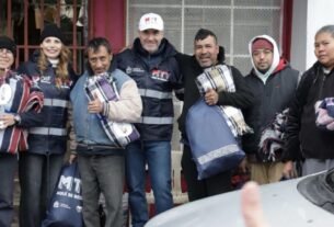 Continúa DIF Monterrey entregando apoyos invernales con el programa Mty. pecado frio