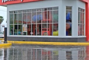 Clausuran Restaurante de Pollo Frito en Monterrey tras Denuncia de Familia por Intoxicación