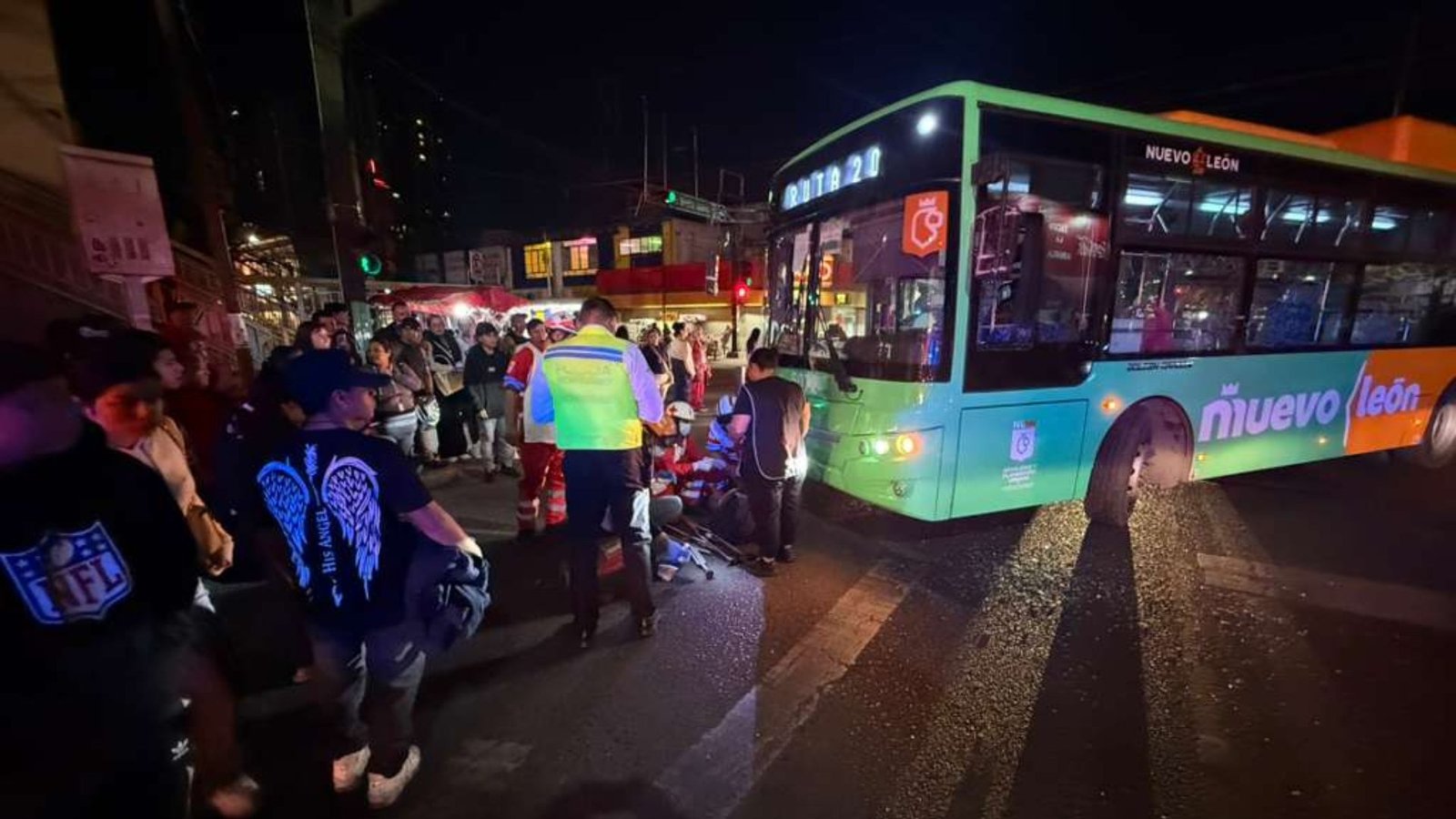 Camión Atropella a Hombre con Discapacidad que Intentaba Cruzar la Avenida en Monterrey