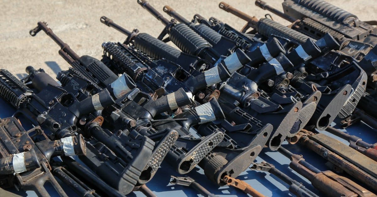 Sedena identifica 11 rutas de tráfico de armas desde la UE que abastecen redes criminales en México