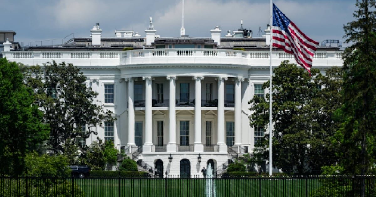 Zar antidrogas de Trump reconoce colaboración de inteligencia con México: Destaca abatimiento del Mencho