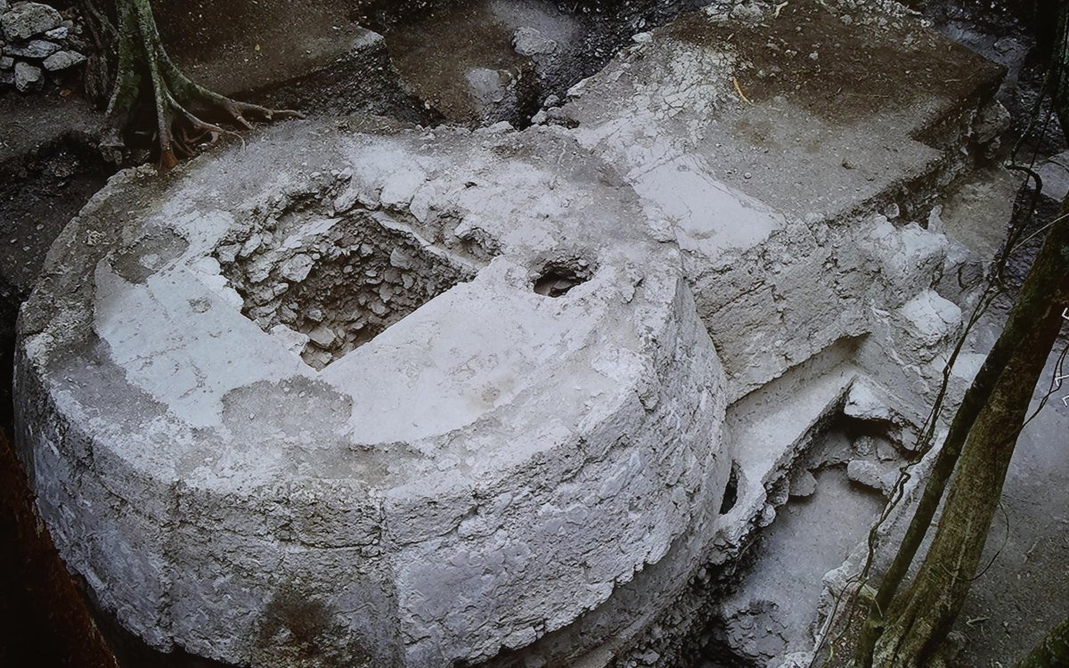 Descubren altar maya que sirvió para sacrificios humanos en Guatemala